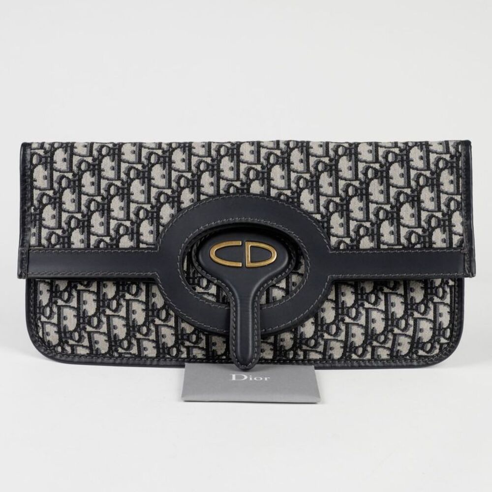 Folding Clutch